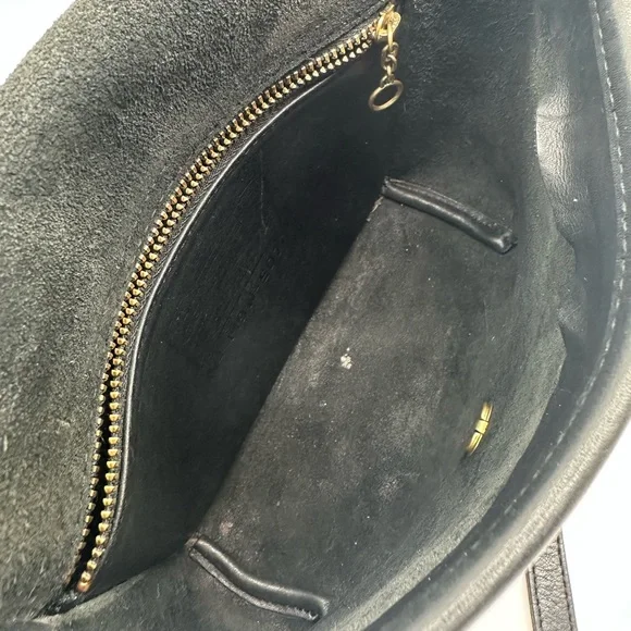 Coach • 9076 Companion Flap - Picture 11 of 14